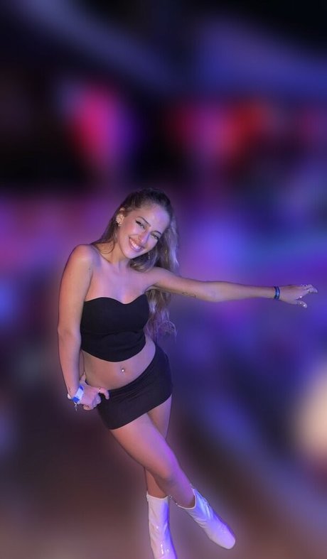 Ariannmusic pornstar naked image