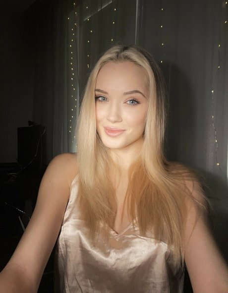 skyress vip nudes actress galleries