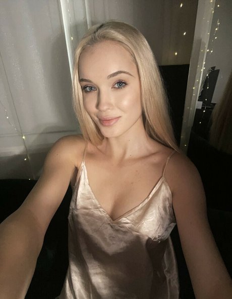 skyress vip porn actress photos