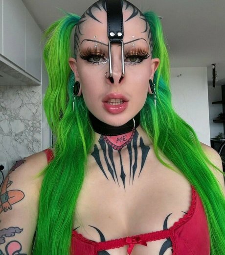 Frankie Phantom hot actress gallery