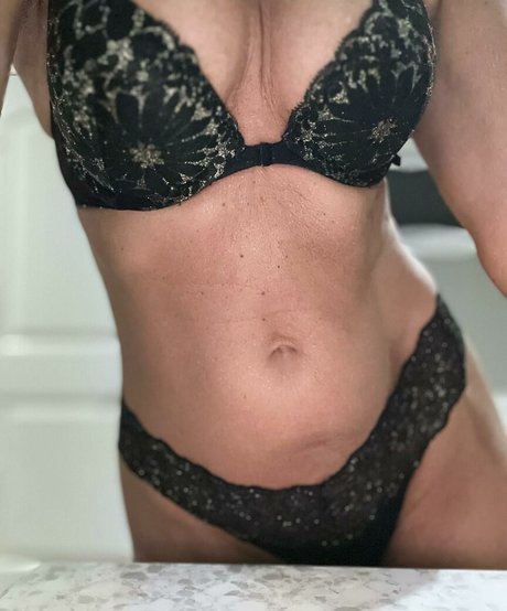 Jenniferssecrets perfect actress img