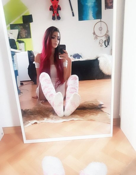 Psycatarts model erotic pic