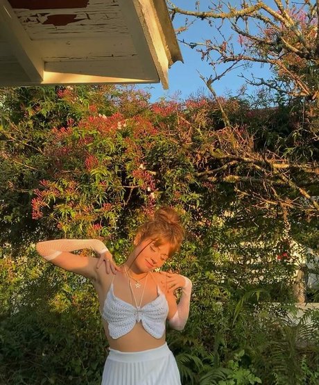 mellmoeller pretty actress pics