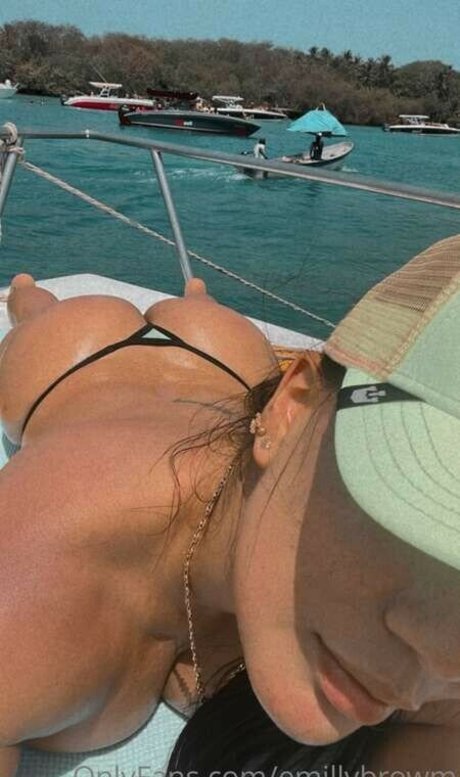 Emillybrowm pornstar exclusive photos