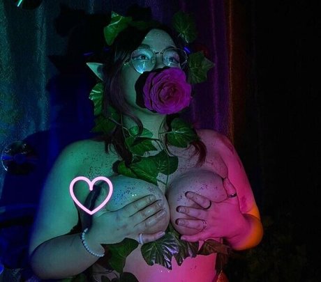 utkashnitke model pornographic image