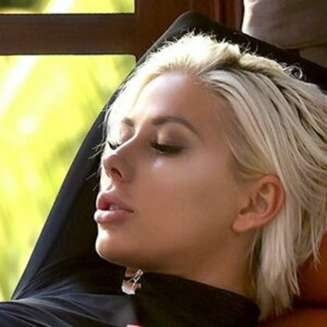 Bonny Gombert nudes pornstar gallery