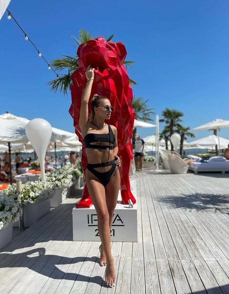 lilycatvip adult model pic