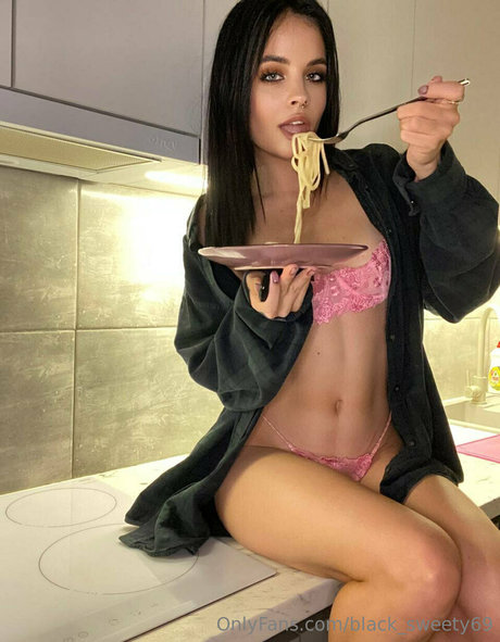 karinasweety69 nudes star picture