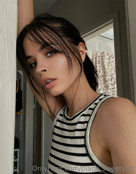 karinasweety69 beautiful model picture