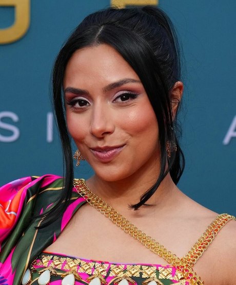 Michelle Khare star naked img