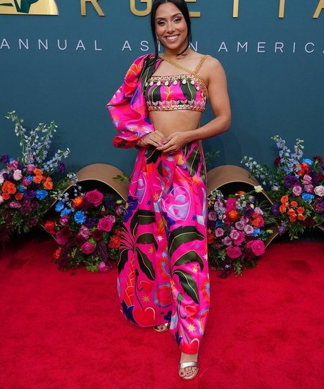 Michelle Khare pretty model gallery