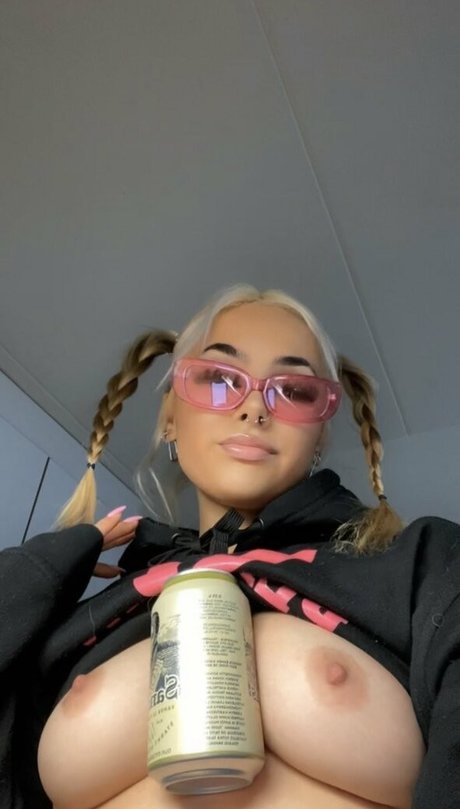 rosaelisaa exclusive star photo