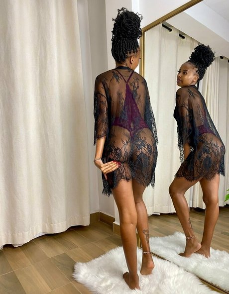 ebonynaomii model art pictures