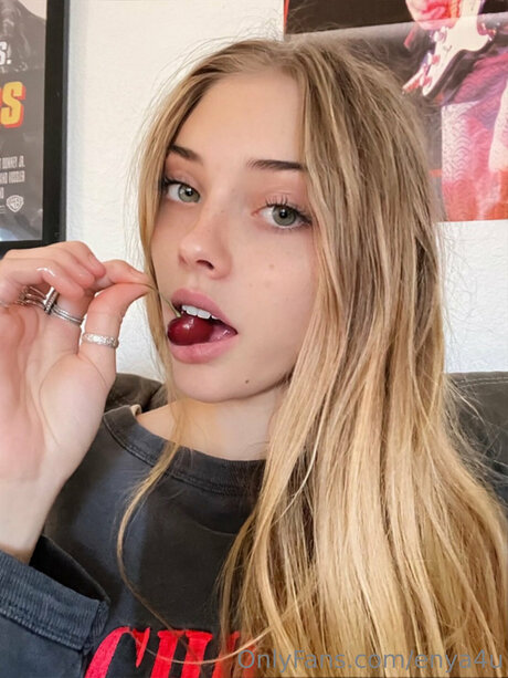 enya4u model erotic image