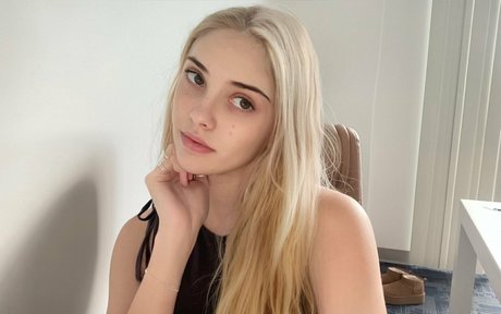 enya4u model free pics