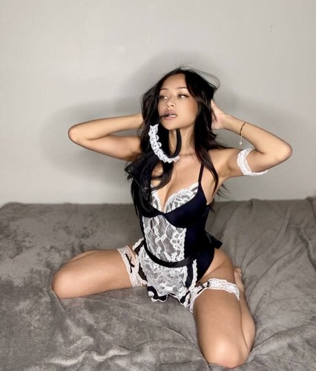 Kymitona model free photo