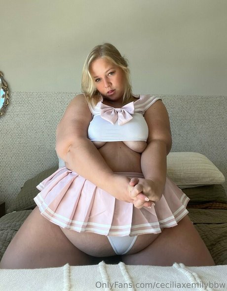 ceciliaxemilybbw star nude photo