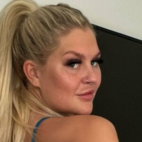 Shannon Henderson star hd photo