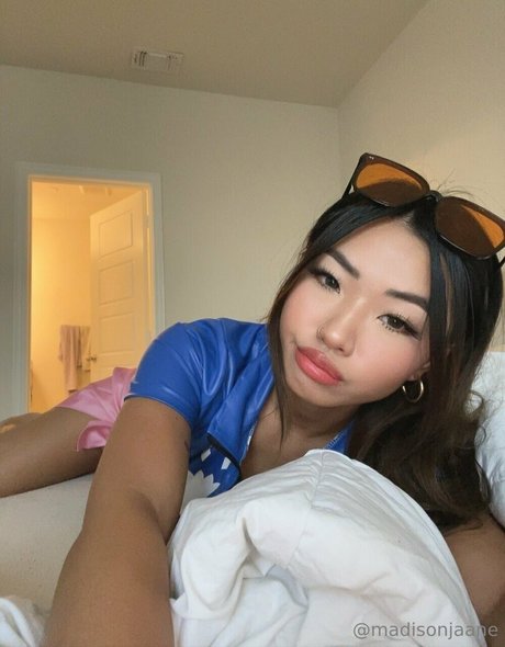 madisonjaane model photo