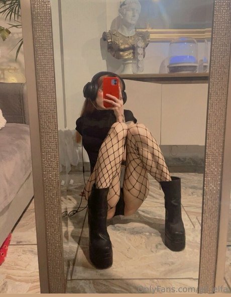 gil elfa star naked images