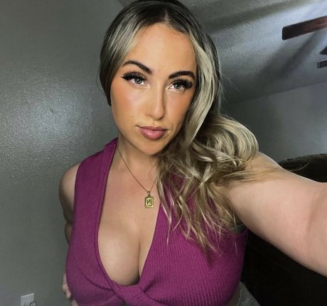 Realragergirl star high quality pics