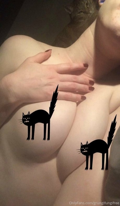 grungifungifree nudes actress image