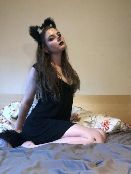 grungifungifree hot model picture