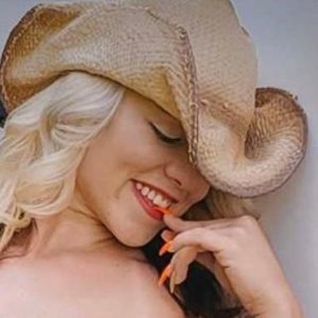 Abby Elizabeth Miller pretty star pictures