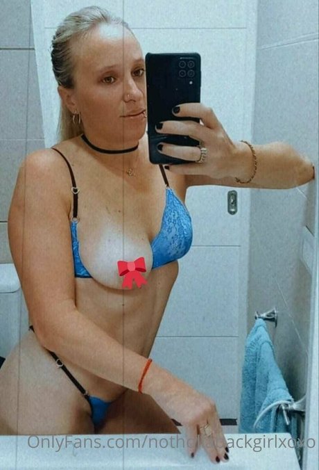 nothollabackgirlxoxo model perfect photos