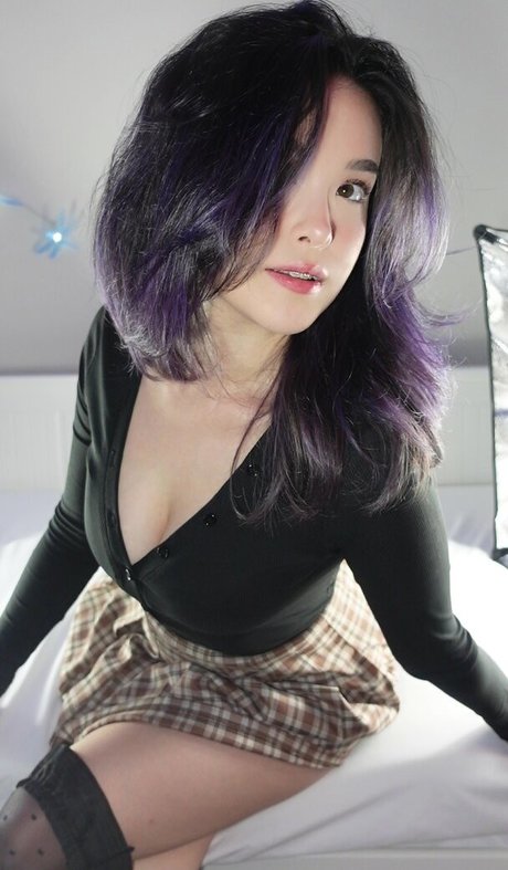 TheMishkaBear sex model photos