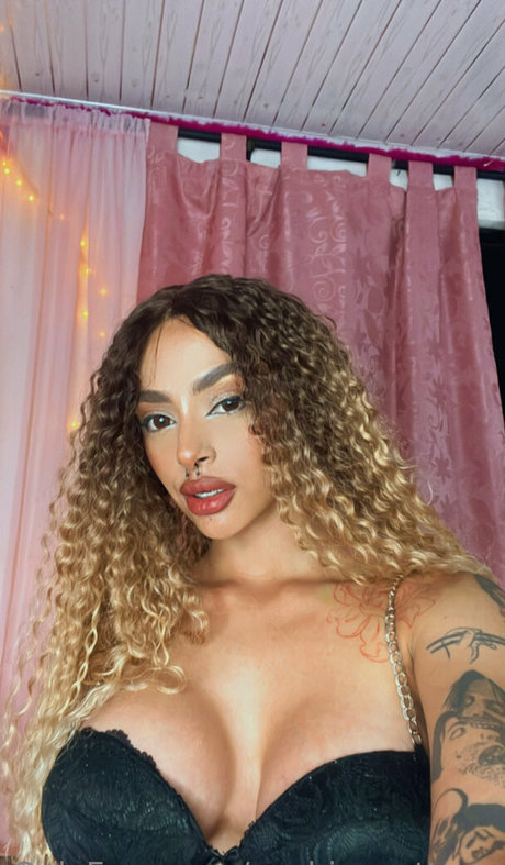 sophiesanttana art actress photos