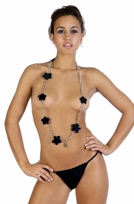 Megan Montaner model top img