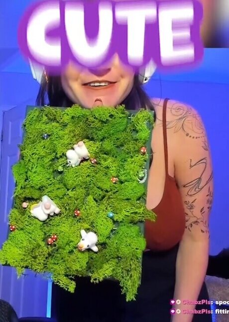 Lippsmacker adult model pic