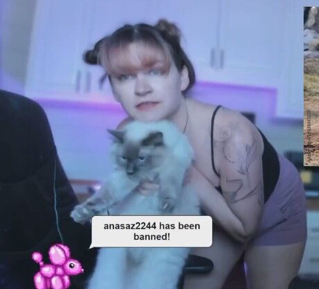 Lippsmacker nudes actress pictures