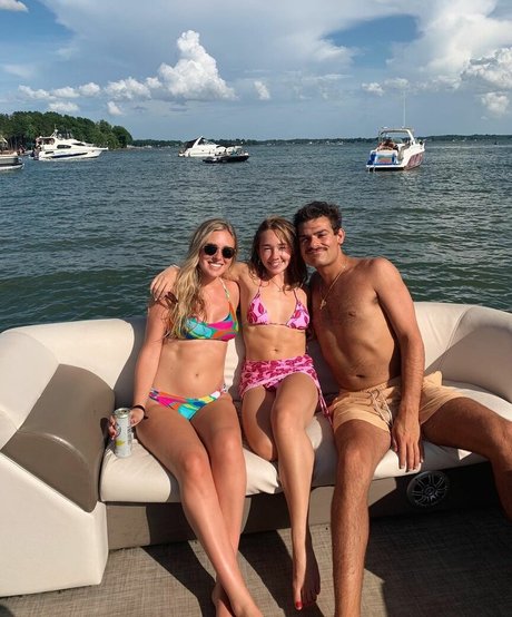 Holly Taylor pornstar nice images