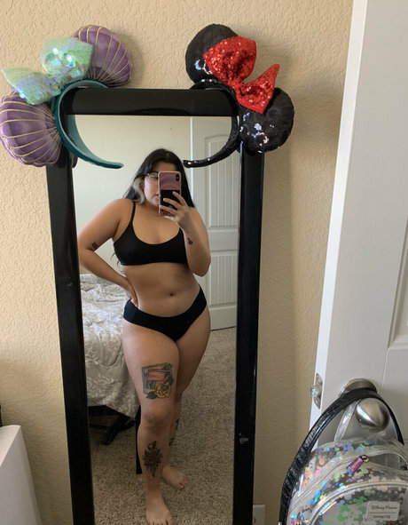 scawee spice free actress picture