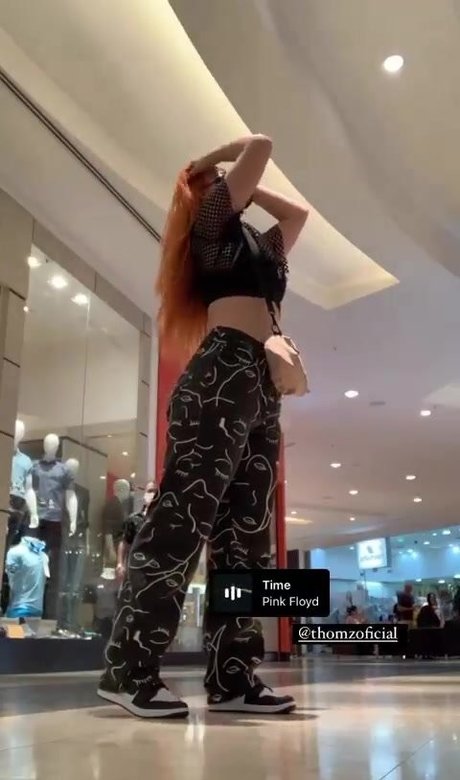 Souclara sexy actress picture