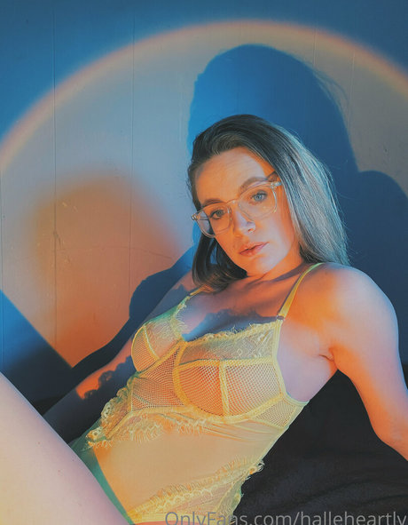 halleheartly nude actress image