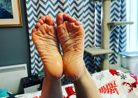 cutiefeetzies model perfect pictures