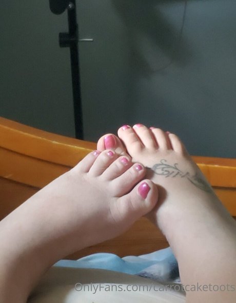 carrotcaketoots model photo