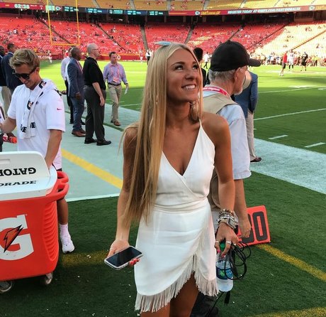 Julia Cole model hd gallery