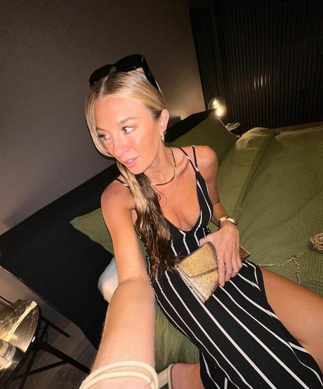 Julia Cole sexy actress pictures