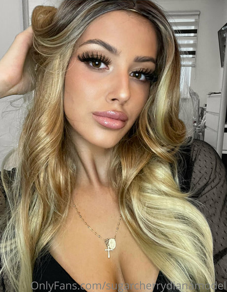 kinkyyvanessa model beautiful picture