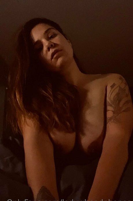 ladywheadphones pornstar naked pictures