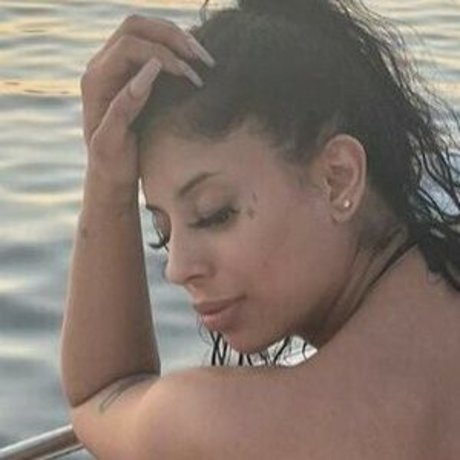 Mixinghenny model porn archive