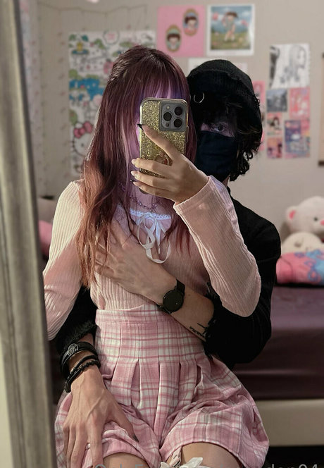 strwberrydoll model nice pics