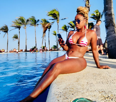 Adelia Soares nude star images