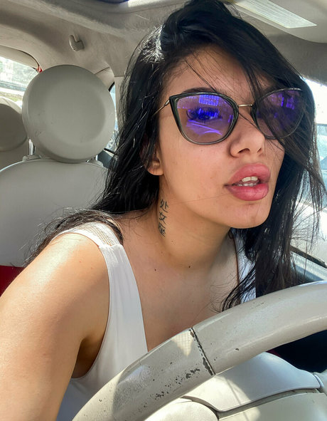 hinnatadelucca nudes pornstar pictures