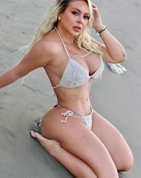 La Mosquera model pretty galleries