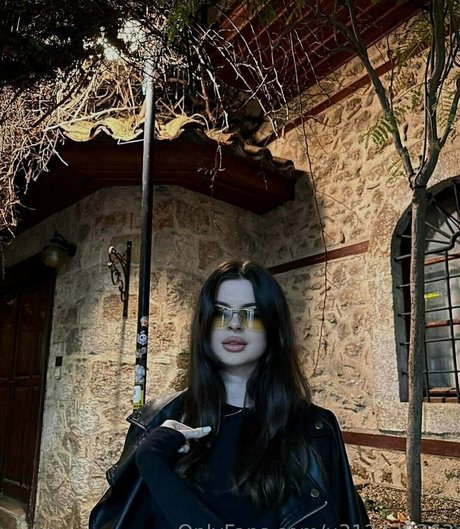 kira williams Photo Gallery